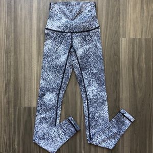 Lululemon Hi-Rise Wunder Under Pant - Size 2